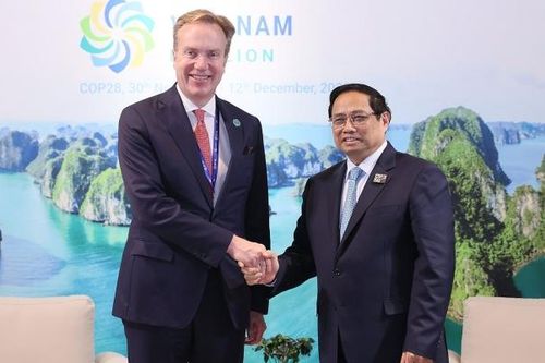 Thủ tướng Phạm Minh Chính tiếp Chủ tịch Diễn đàn Kinh tế Thế giới, Tổng Giám đốc Tập đoàn HSBC