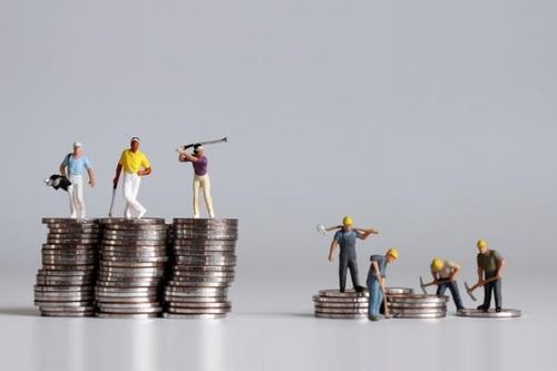 Khoảng cách giàu nghèo ở Anh ngày càng rõ rệt?