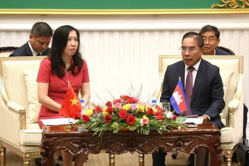 Đề nghị Campuchia tiếp tục hỗ trợ tháo gỡ một số vấn đề liên quan đến người gốc Việt