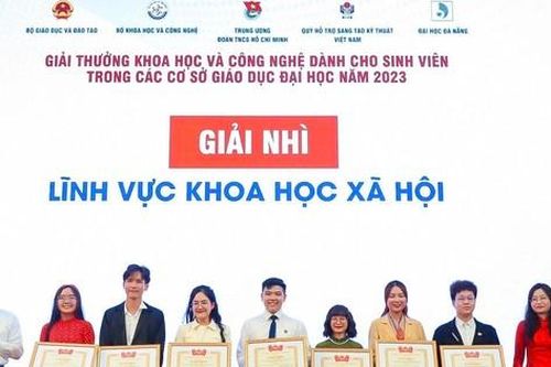 Nhóm sinh viên báo chí lan tỏa thông điệp bảo vệ nền tảng tư tưởng của Đảng