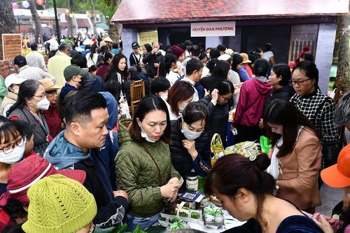 Hàng nghìn người dự lễ hội ẩm thực ở Hà Nội