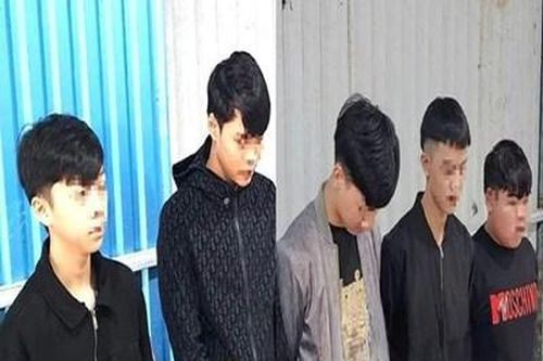 Nhóm thanh thiếu niên chuẩn bị hung khí đi giải quyết mâu thuẫn