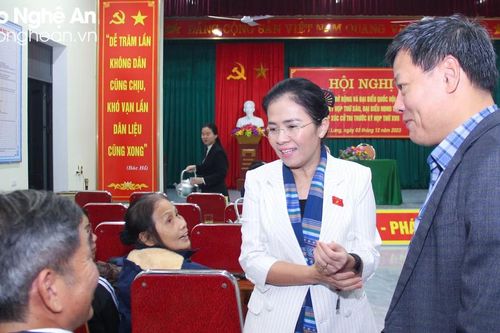 Chủ tịch Ủy ban MTTQ tỉnh dự sinh hoạt chi bộ và tiếp xúc cử tri tại xã Nghi Long, huyện Nghi Lộc