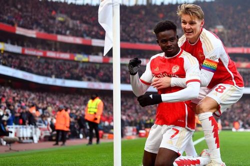 Premier League: Arsenal vững vàng ngôi đầu bảng, M.U bại trận