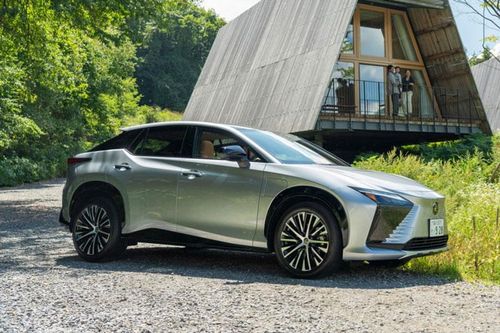 Lexus RZ 300e 2024 trình làng, giá 1,299 tỷ đồng