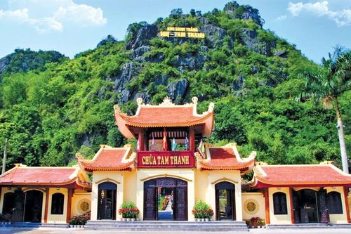 Huyền ảo động Tam Thanh