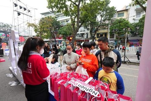 Sôi động Ngày mua sắm trực tuyến - Online Friday 2023
