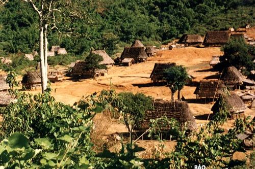 Gìn giữ, trao truyền và nhân lên giá trị văn hóa Cơ tu