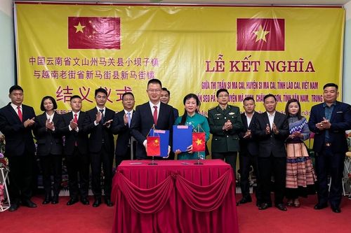 Kết nghĩa hữu nghị giữa thị trấn Si Ma Cai và trấn Seo Pả Chư