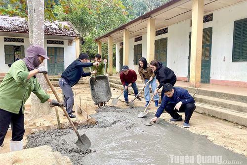 Báo Tuyên Quang thực hiện '3 cùng' tại xã Công Đa