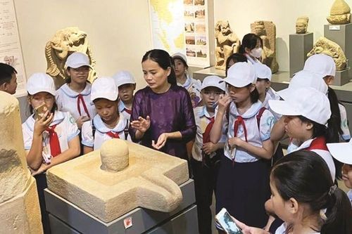 Ươm mầm tình yêu di sản