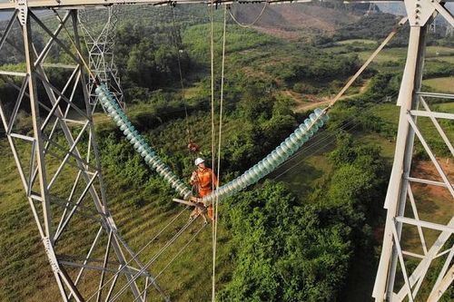 Tập trung nâng cao năng lực truyền tải điện, đảm bảo vận hành mạch 500kV liên kết Trung - Bắc