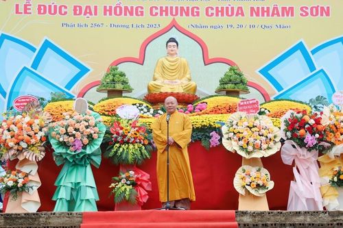 Chùa Nhâm Sơn (H.Hậu Lộc, Thanh Hóa) đúc đại hồng chung trọng lượng 1,2 tấn
