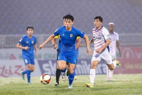 Màn rượt đuổi tỷ số hấp dẫn trên sân Vinh