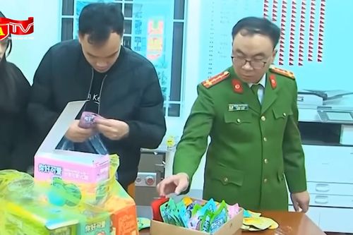 Thu giữ, xử lý nhiều vụ kinh doanh kẹo 'bất minh' nguồn gốc