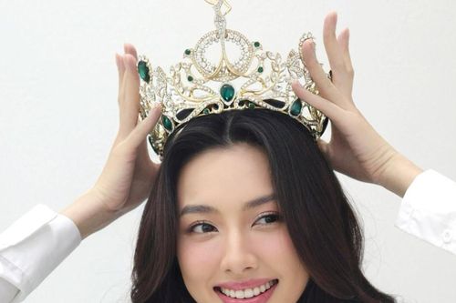 Thùy Tiên nhắn gửi ngọt ngào qua bộ ảnh kỷ niệm hai năm đăng quang