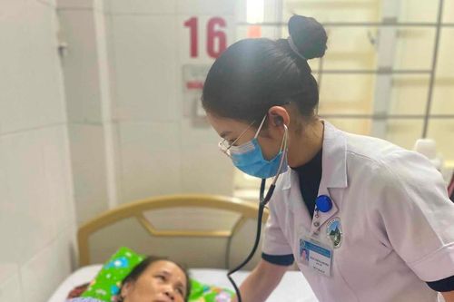 Hà Tĩnh: 3 người bị ngộ độc khí nghi do đốt than sưởi ấm