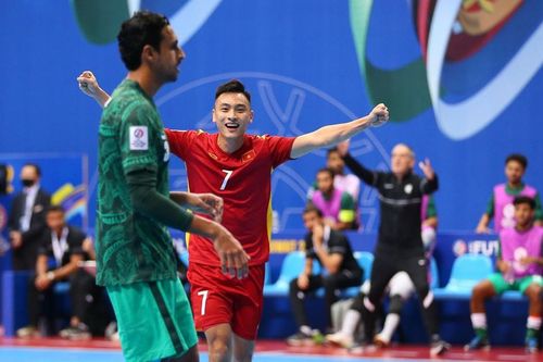 Nghiên cứu kỹ đối thủ, ĐT Việt Nam thắng Ả rập Xê út 3-1 thuyết phục với siêu phẩm vô lê 36m