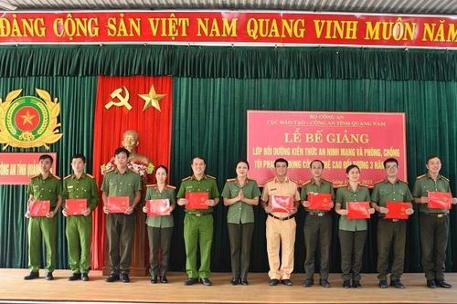390 lãnh đạo, chỉ huy thuộc Công an tỉnh Quảng Nam hoàn thành khóa bồi dưỡng kiến thức về an ninh mạng