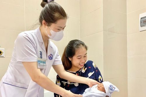 Bệnh viện Sản Nhi tỉnh Vĩnh Phúc điều trị thành công bệnh nhi sinh non suy hô hấp nặng, rối loạn đông máu