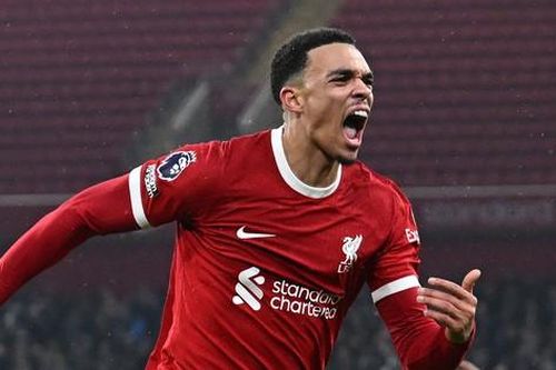 Liverpool lội ngược dòng đầy cảm xúc ở những phút cuối trận