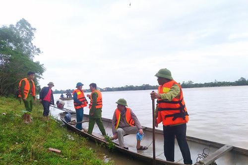 Tìm thấy thi thể người cháu rơi xuống sông mất tích khi vào thăm cậu ở Quảng Bình