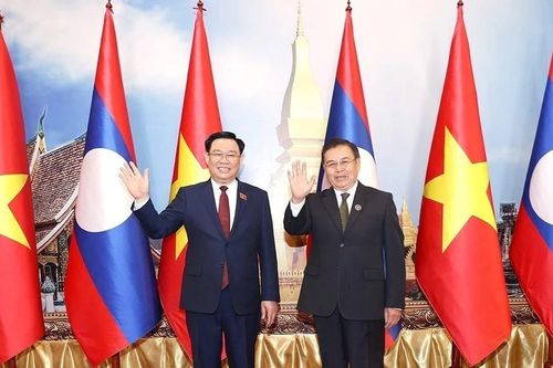 Chủ tịch Quốc hội Vương Đình Huệ hội đàm với Chủ tịch Quốc hội Lào