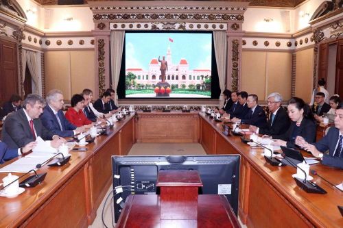 TP.HCM đẩy mạnh hợp tác với thành phố Saint Petersburg của Nga