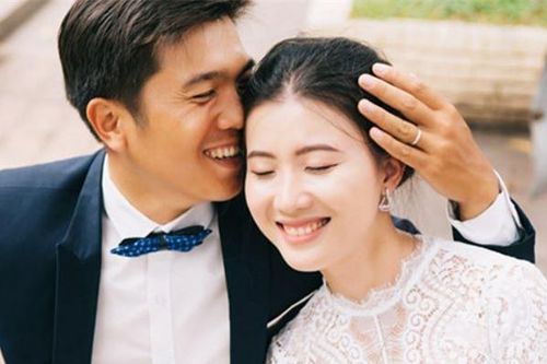 Đàn ông trung niên mê đắm 7 kiểu phụ nữ này: Kiểu thứ 3 khiến họ 'đứng ngồi không yên'