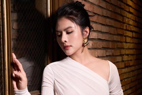 Vân Trang lên tiếng xin lỗi khi bị chỉ trích bất chấp quảng cáo lố