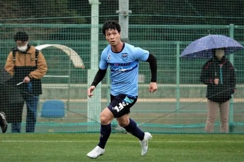 Đội bóng Yokohama FC của Công Phượng xuống hạng; Rashford bị nghi 'chống đối' Ten Hag