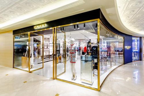 Hàng xa xỉ ế khách, hãng thời trang của ông Johnathan Hạnh Nguyễn lỗ hơn 7 tỷ đồng