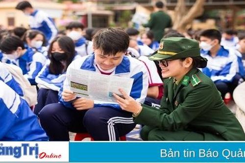 Bộ đội biên phòng tuyên truyền phòng chống ma túy, tệ nạn xã hội trong học đường