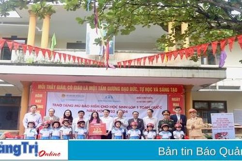 Hơn 13.300 học sinh lớp 1 sẽ được tặng mũ bảo hiểm đạt chuẩn