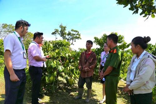 Những cuộc đời phía sau song cửa sắt (bài 1)