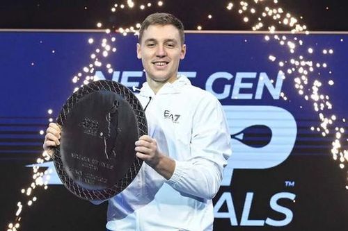 Hamad Medjedovic đăng quang Next Gen ATP Finals