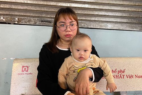 Mẹ đơn thân rao bán chó lấy tiền nuôi con bị down và tim bẩm sinh