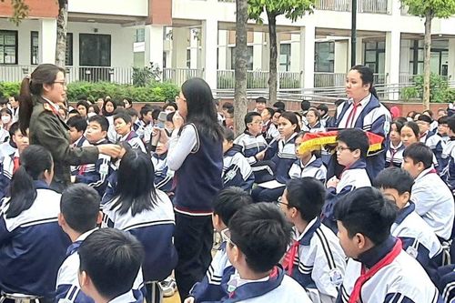 Đông Anh: 1.750 giáo viên, học sinh được tuyên truyền về an toàn giao thông