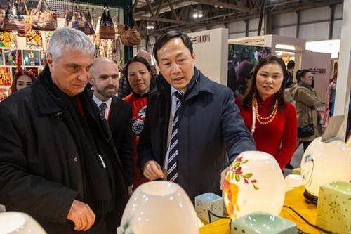Hàng trăm sản phẩm thủ công mỹ nghệ đặc sắc của Hà Nội dự hội chợ tại Italia