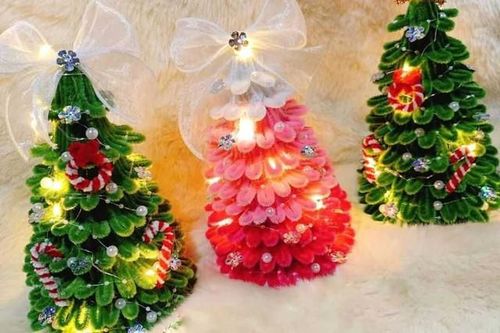 Giới trẻ mê mẩn trào lưu làm cây thông Noel bằng kẽm nhung
