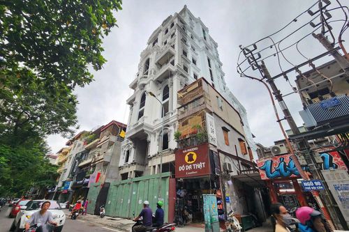 Bí thư Quận ủy Ba Đình nói về việc xử lý tòa nhà 7 tầng xây dựng sai phép gần công trình 8B Lê Trực