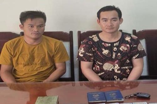 Bắt 2 người Lào vận chuyển 2 bánh heroin để lấy 1.000 USD