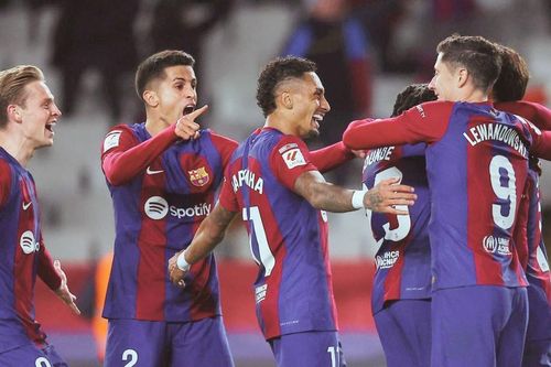 Chiến thắng của Xavi, thất bại của Simeone và xoay trục số phận