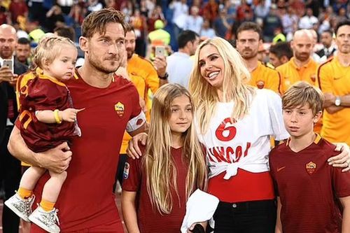 Vợ cũ của Totti lần đầu tiên công khai lí do cặp đôi ly hôn, nguyên nhân khiến ai cũng ngỡ ngàng