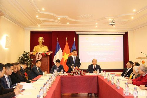 Trí thức và doanh nhân Việt kiều tại Pháp đóng góp cho phát triển bền vững