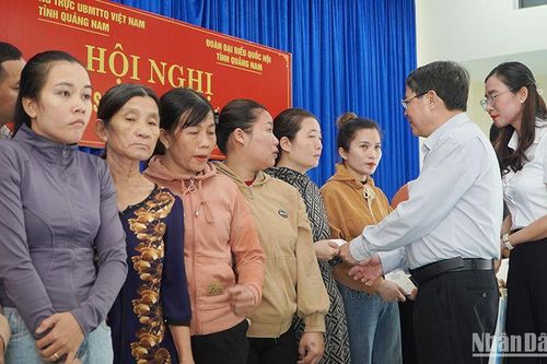 Phó Chủ tịch Quốc hội Nguyễn Đức Hải thăm, động viên gia đình có ngư dân tử vong, mất tích ở Quảng Nam