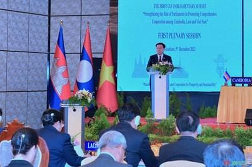 Chủ tịch Quốc hội Vương Đình Huệ dự Lễ khai mạc Hội nghị cấp cao Quốc hội 3 nước Campuchia-Lào-Việt Nam