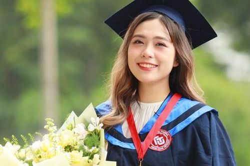 Ngã rẽ bất ngờ của nữ sinh Thủ khoa trường ĐH Ngoại thương