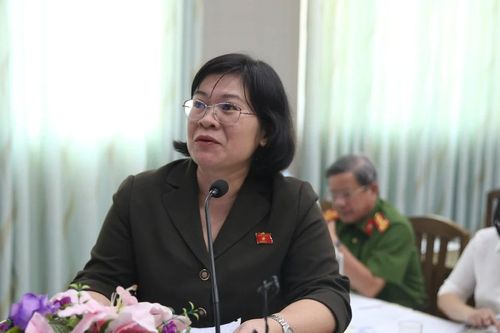 Cử tri băn khoăn về quy định bổ sung đặc điểm nhân dạng và sinh trắc học vào thẻ CCCD