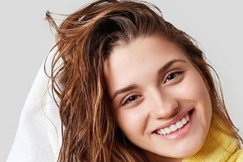 5 bí quyết đơn giản trước và sau khi gội đầu giúp giảm gãy rụng tóc vào mùa Đông